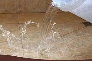 宜章漏水维修 免砸砖防水材料该如何施工